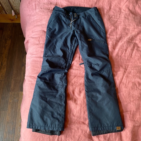 Roxy women’s snow pants, size S in navy - Picture 4 of 5